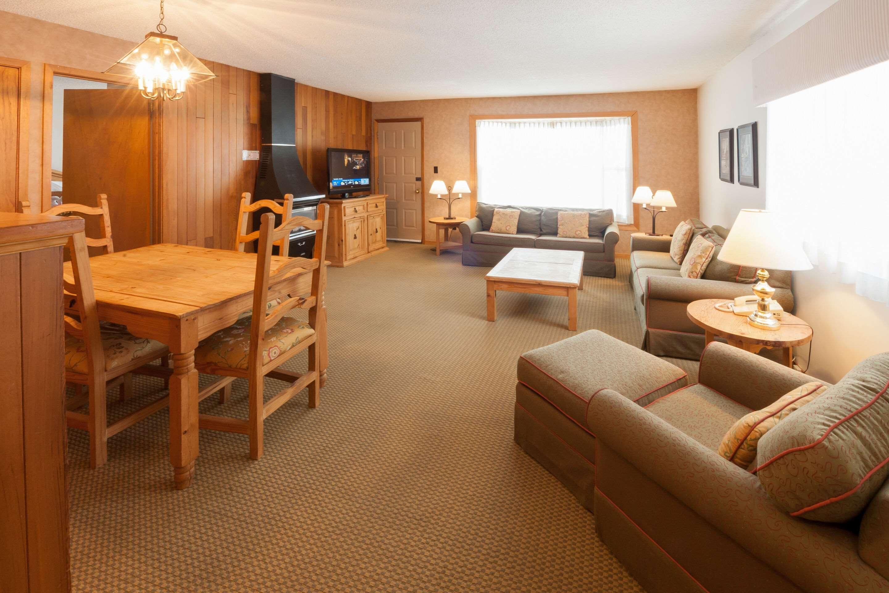 Pinestone Resort, Conference Centre, Spa & Golf Course 핼리버튼 외부 사진