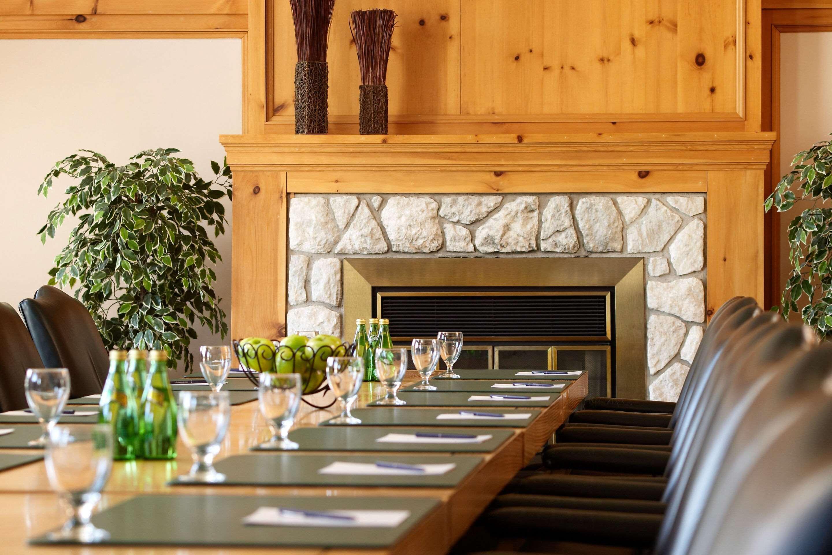 Pinestone Resort, Conference Centre, Spa & Golf Course 핼리버튼 외부 사진