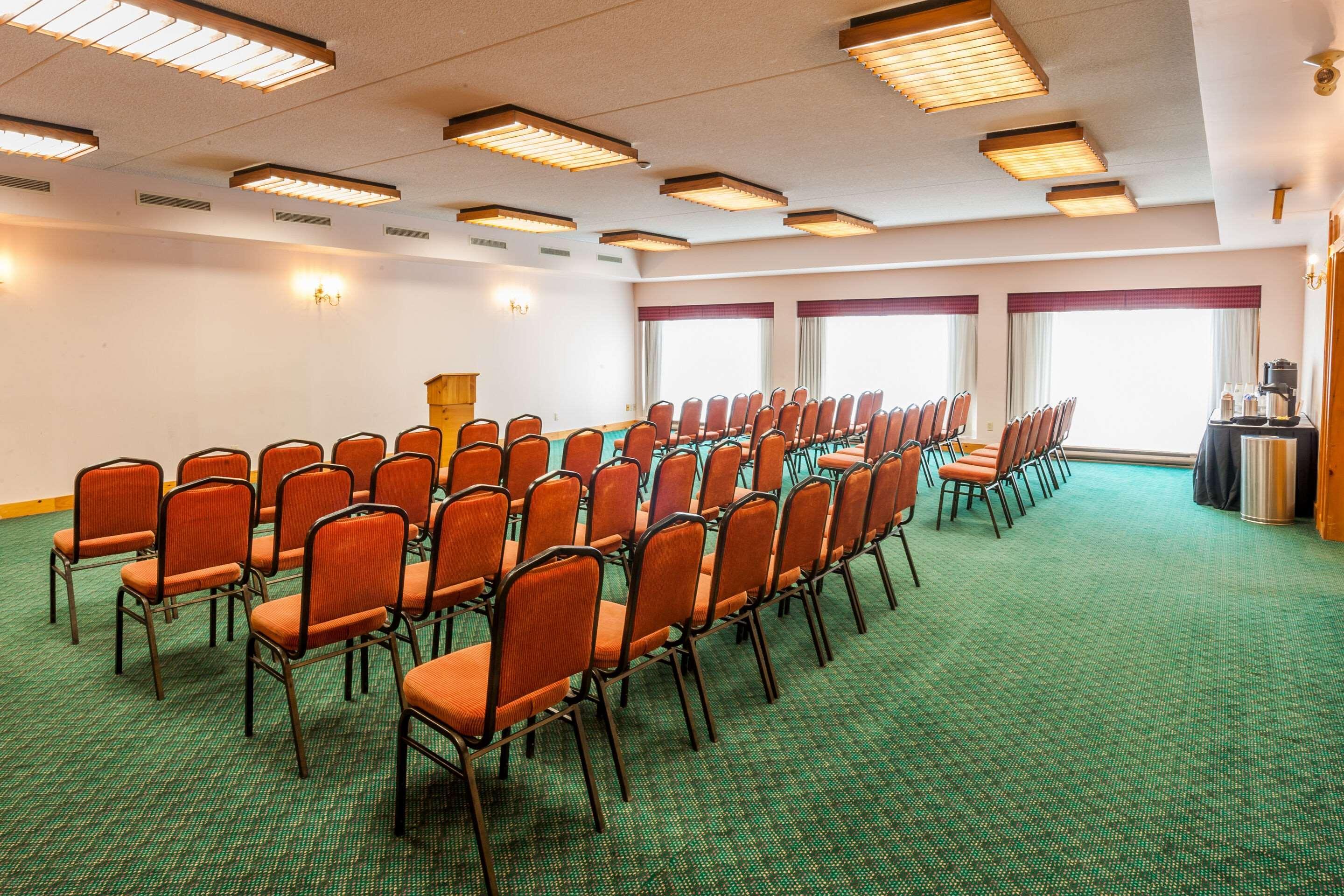 Pinestone Resort, Conference Centre, Spa & Golf Course 핼리버튼 외부 사진